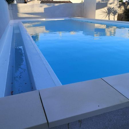 Appartement Dans Villa Avec Piscine Et Jardin Marguerittes Buitenkant foto