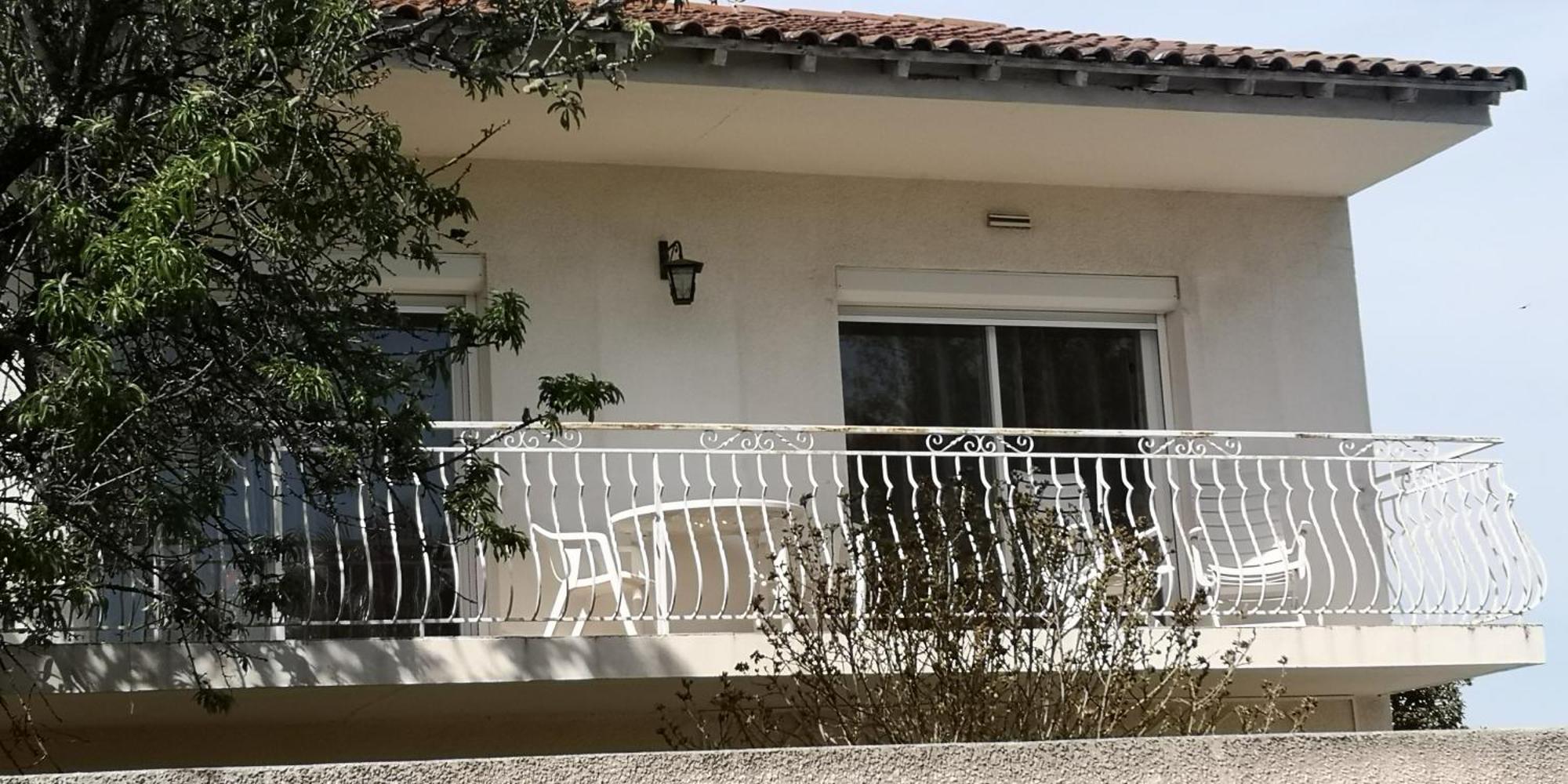Appartement Dans Villa Avec Piscine Et Jardin Marguerittes Buitenkant foto