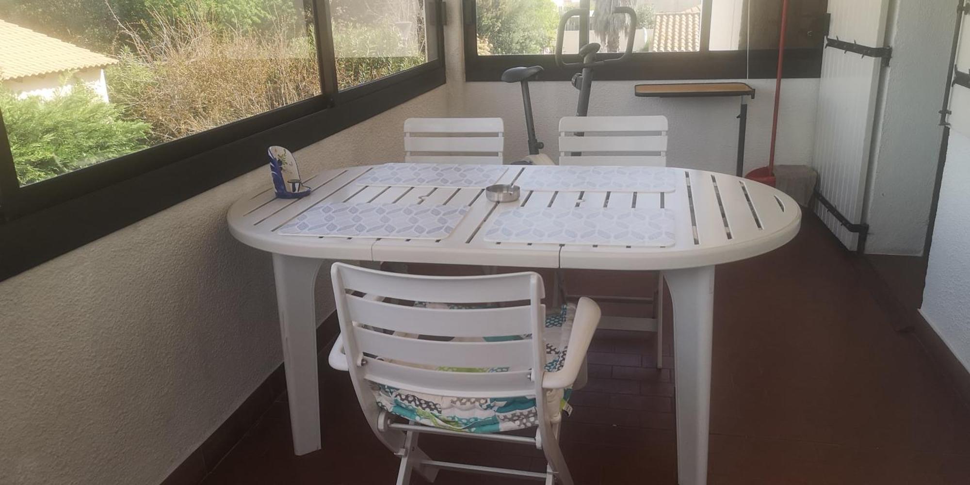Appartement Dans Villa Avec Piscine Et Jardin Marguerittes Buitenkant foto