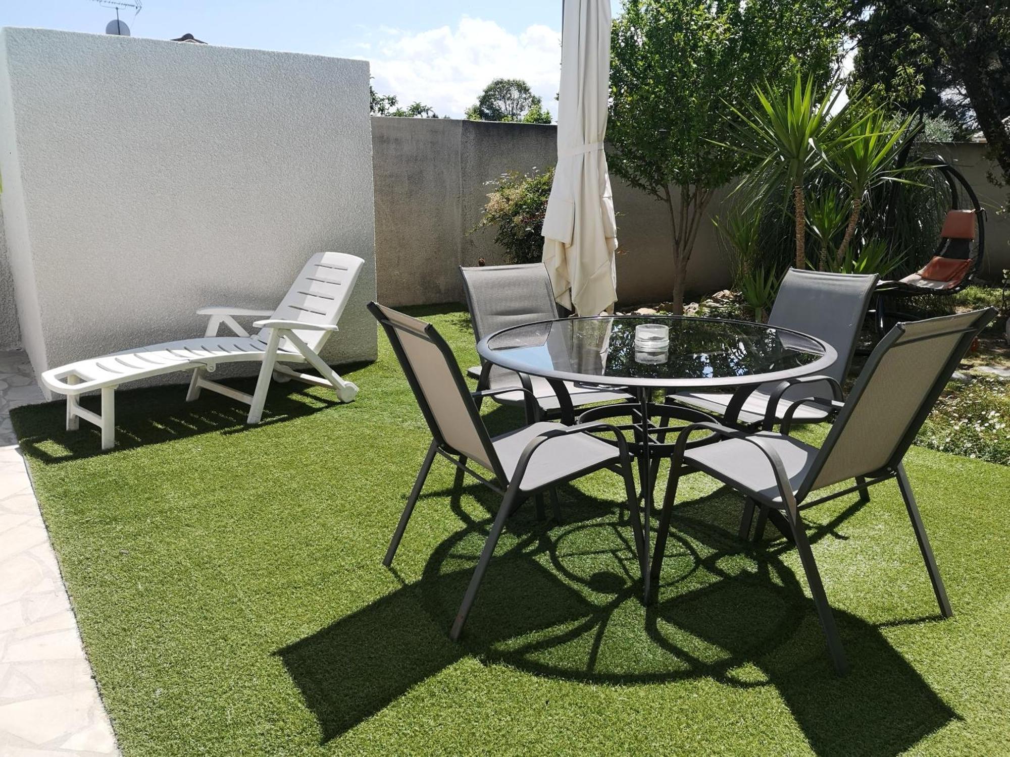 Appartement Dans Villa Avec Piscine Et Jardin Marguerittes Buitenkant foto